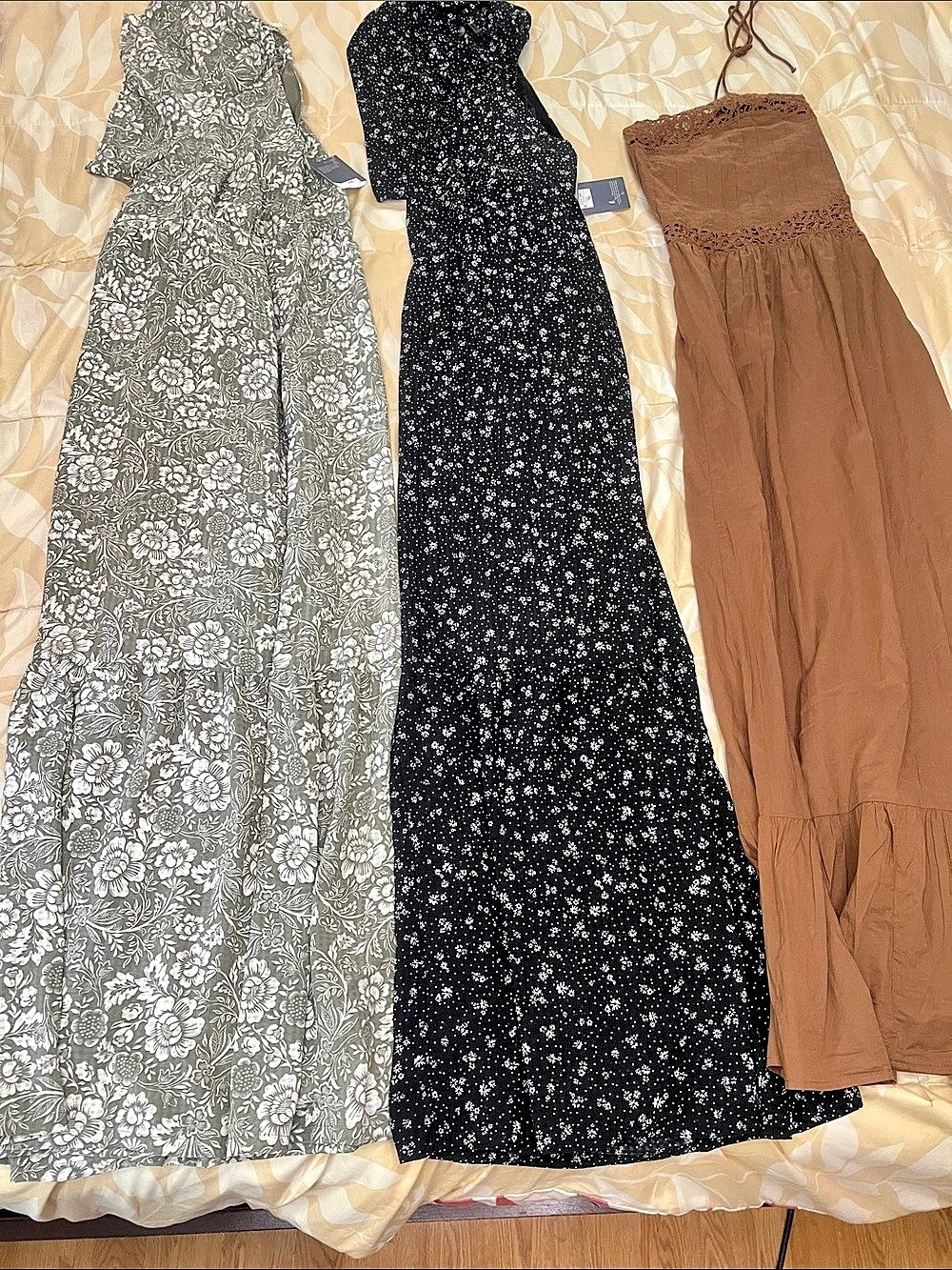 Universal Thread Short-Sleeve Printed Maxi Sundress Black & Gray XXL. Brown is X